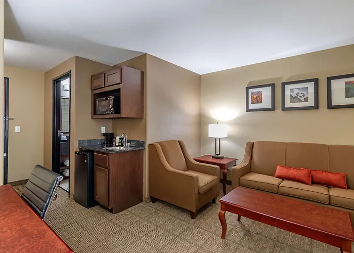 Comfort Suites